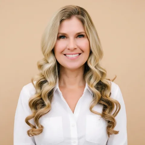 Photo of Amy Kinnett