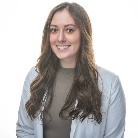 Photo of Elizabeth Lozen