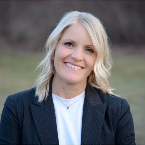 Photo of Kristin Everhart
