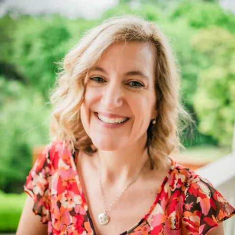 Photo of Jennifer Campbell