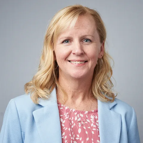 Photo of Julie Hanson