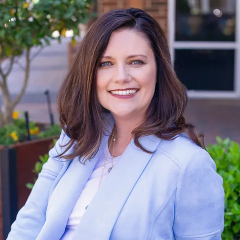 Photo of Lisa Miller