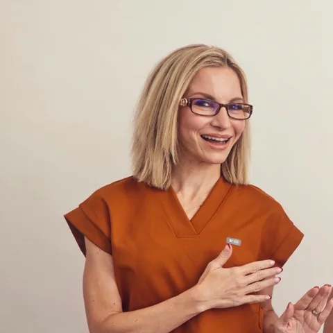 Photo of Abigail Hart