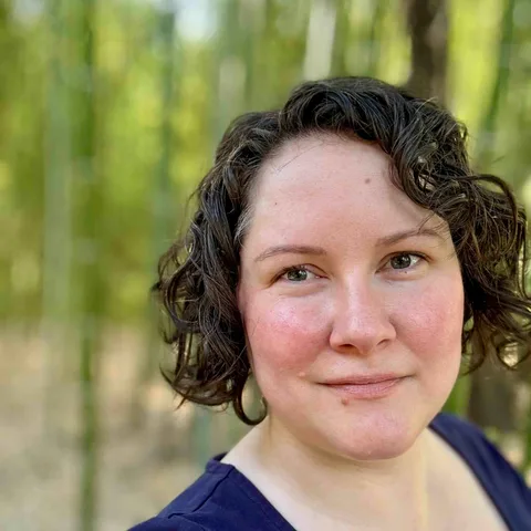 Photo of Stephanie Roberts