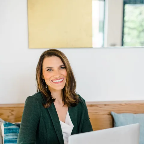 Photo of Amanda O. Ricker