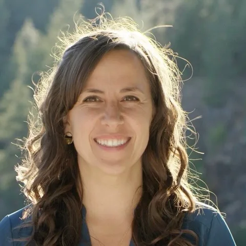 Photo of Amber Valenti Armstrong