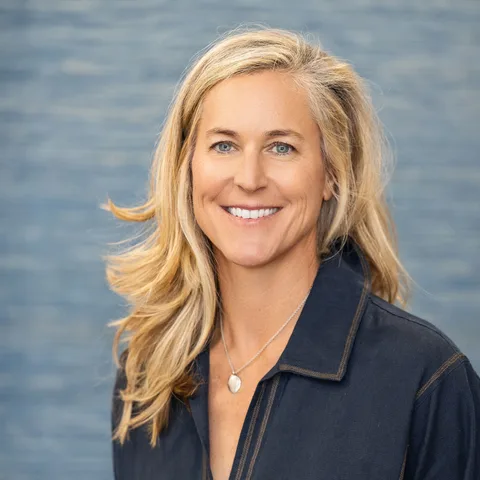 Photo of Lindsey G. Bruce
