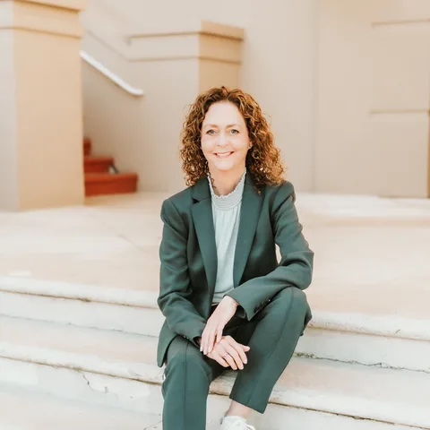 Photo of Traci DeSplinter