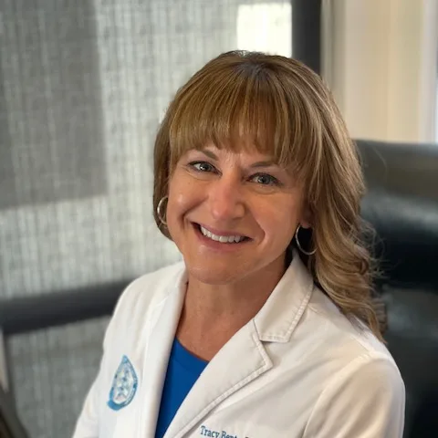 Photo of Tracy Bento
