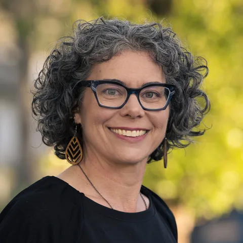 Photo of Lori Swain