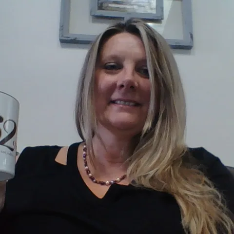 Photo of Cathy Saputo