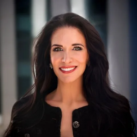 Photo of Deborah Kelly