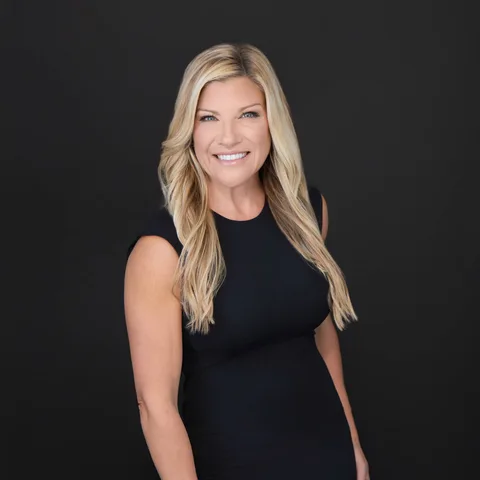 Photo of Jennifer L. Miller