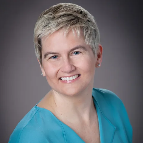 Photo of Dawn Russell