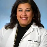 Photo of Stephanie Almeida